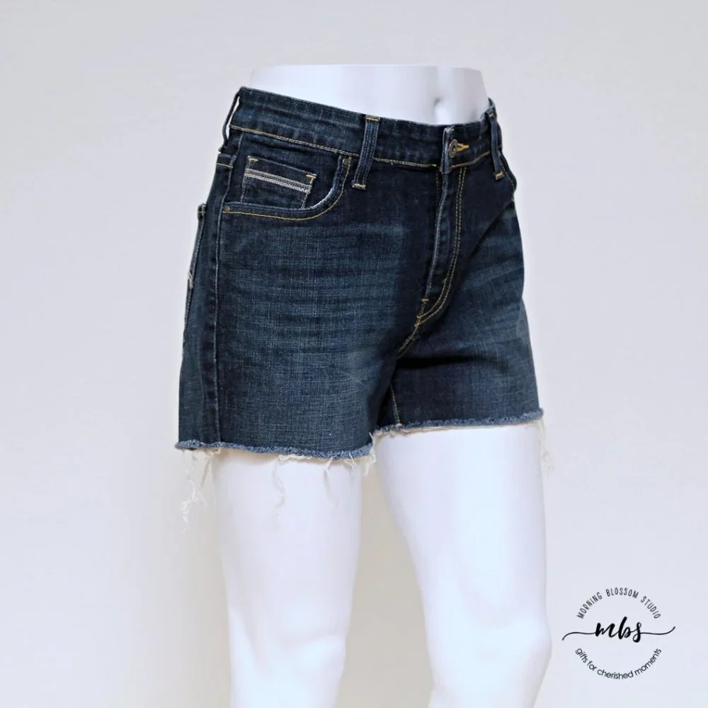 Levi's The Original Jeans Cotton Mid‎ Rise Denim Shorts with Frayed Hem